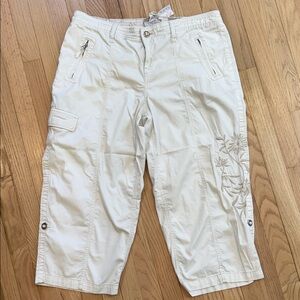 Style & Co Women’s Cream Cargo Capris Multi-Pocket Utility adjustable length